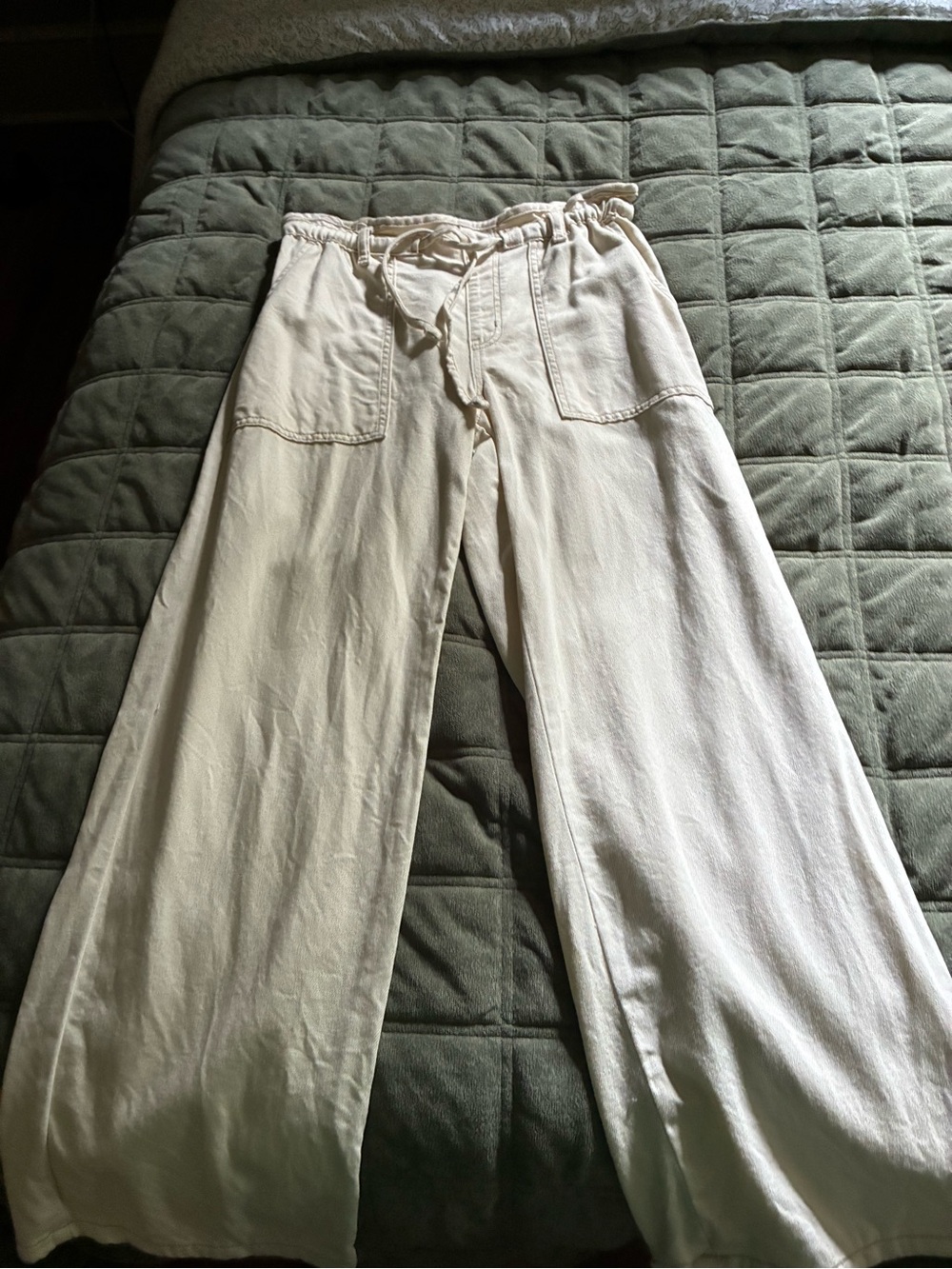 Women’s Drawstring Wide-Leg Pants in Off-White